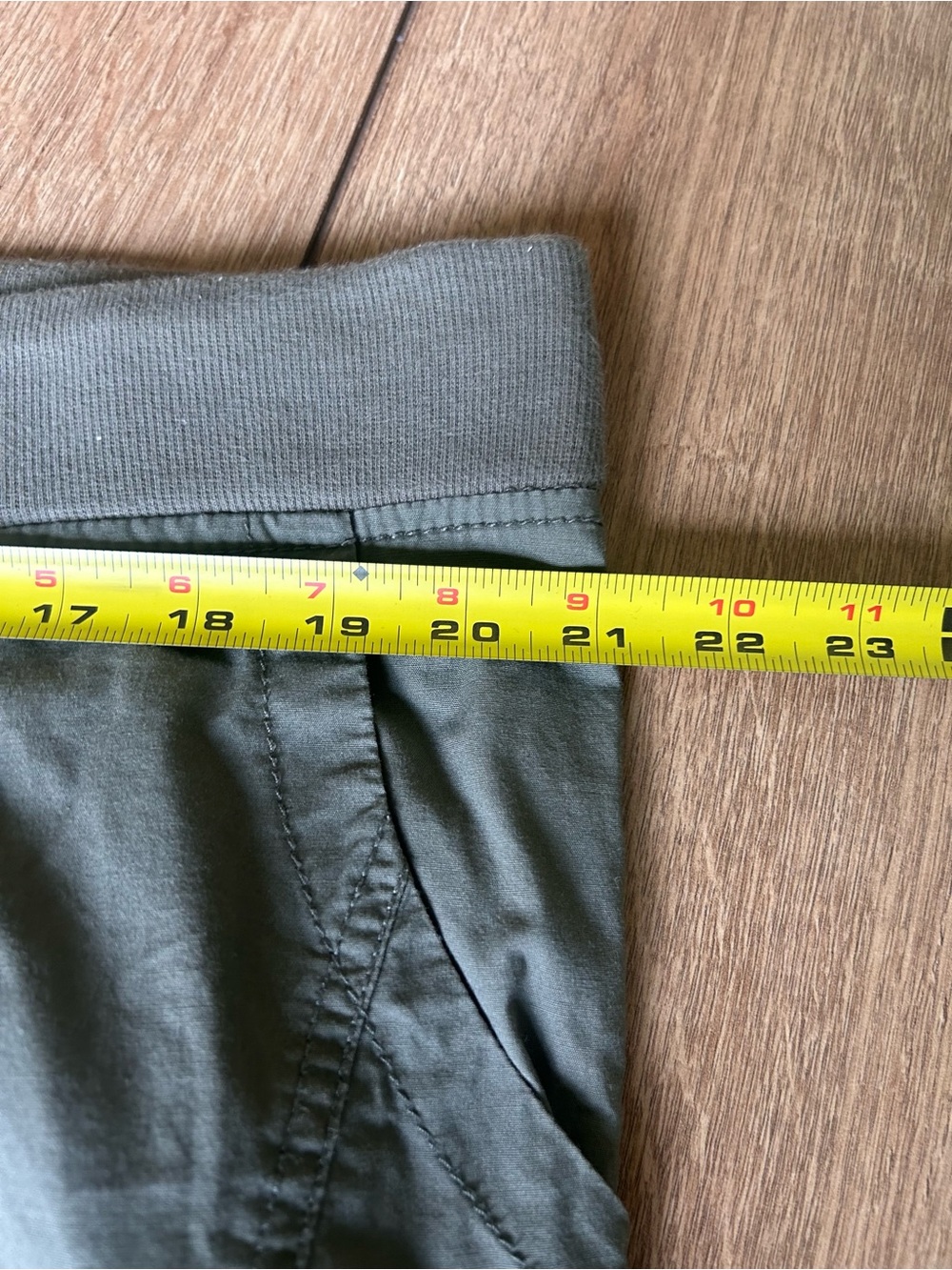 Torrid Ruched Capris- 16 - Picture 6 of 7